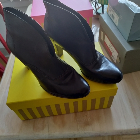 Shoes - Picture 2 of 2